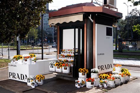 chiosco fiori prada milano|flower market milano.